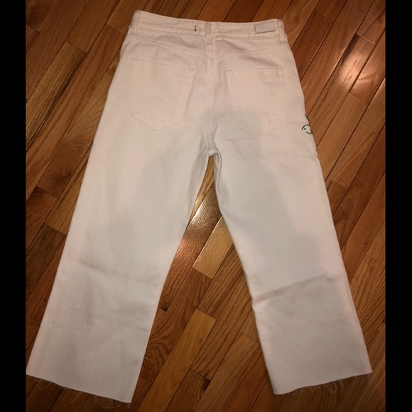 Zara white cropped & flared embroidered jeans - Picture 4 of 4